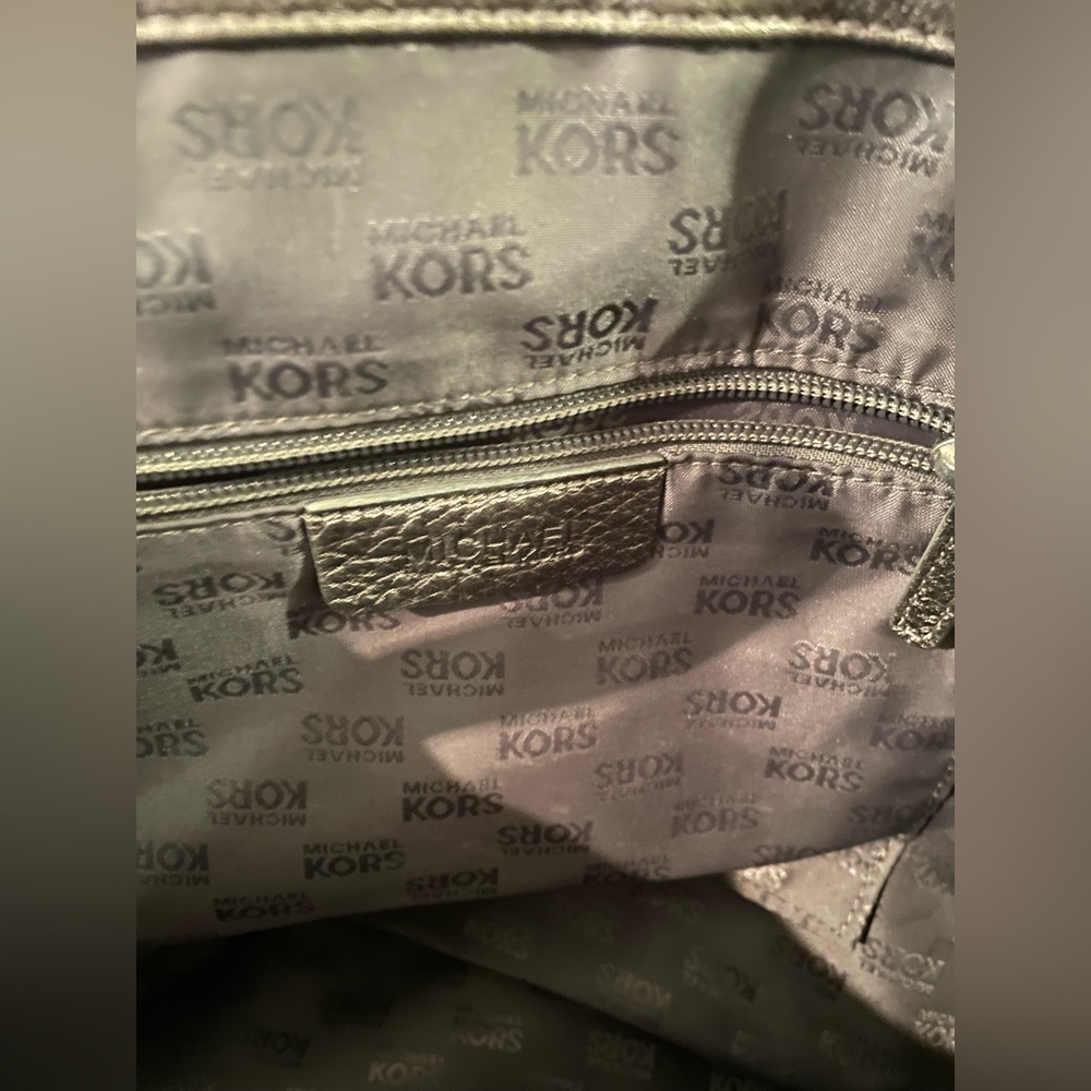 Michael Kors Large Handbag - Picture 4 of 4